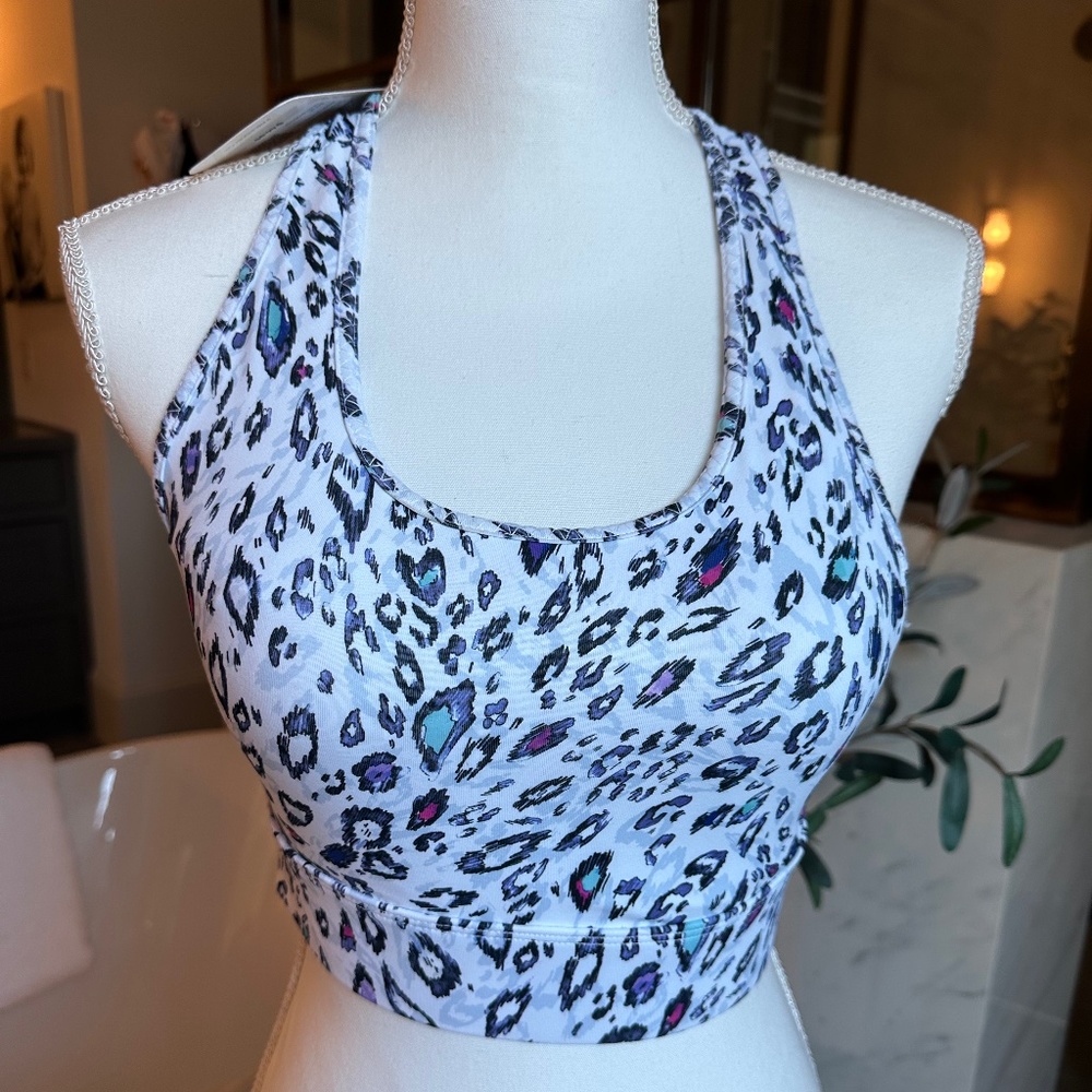 💜 NWT!! FABLETICS Mila Medium Impact Sports Bra, White Leopard, SIZE S/6